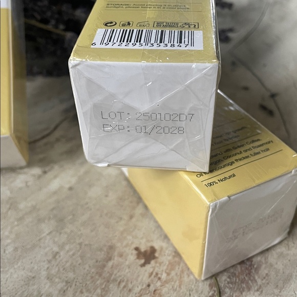 NIB VEGANIC | Natural Hair Growth Oil - 3 bottles - Picture 4 of 4